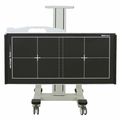 10-it_posp_landscape Horizontal mobile X-ray panel holder with alignment markers, mounted on a central support column with four caster wheels.