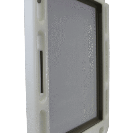 19-NDT4HFE_OPEN_DETAIL1 Close-up view of a white case showing side openings and a recessed compartment